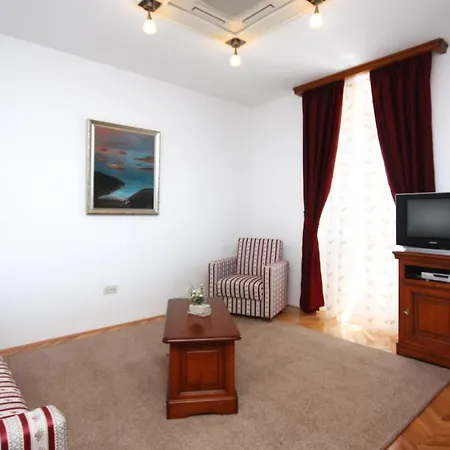 Gostinjska kuća With A Swimming Pool Tisno, Murter - 3219 4*