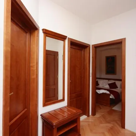 With A Swimming Pool Tisno, Murter - 3219 Gostinjska kuća 4*