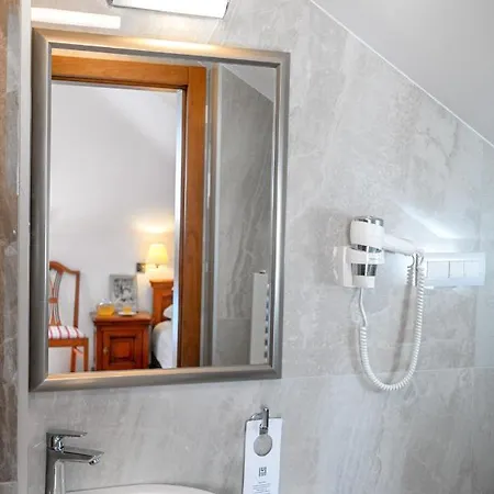 With A Swimming Pool Tisno, Murter - 3219 Gostinjska kuća 4*