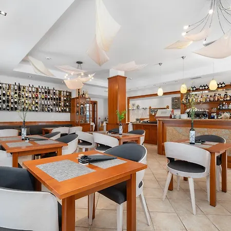 With A Swimming Pool Tisno, Murter - 3219 Gostinjska kuća Tisno