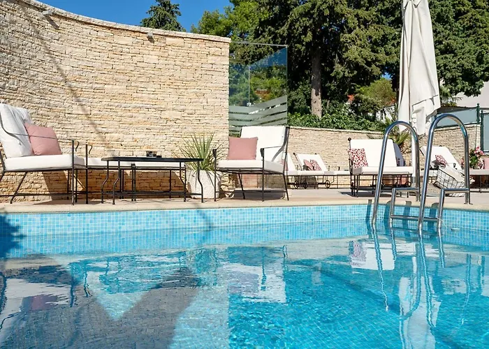 With A Swimming Pool Tisno, Murter - 3219 Гостевой дом Тисно