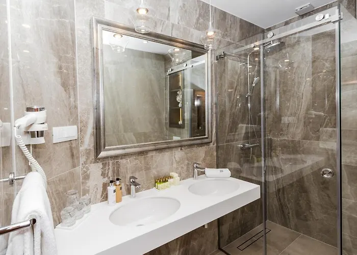 Гостевой дом With A Swimming Pool Tisno, Murter - 3219 Тисно