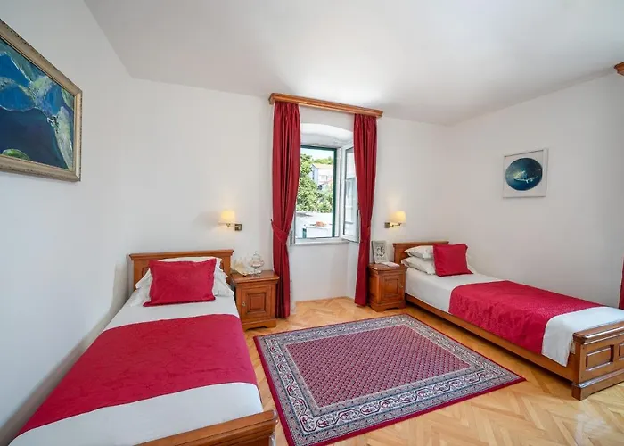 With A Swimming Pool Tisno, Murter - 3219 Гостевой дом Тисно