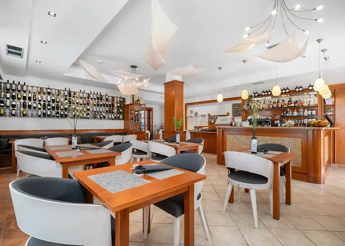 With A Swimming Pool Tisno, Murter - 3219 Гостевой дом Тисно